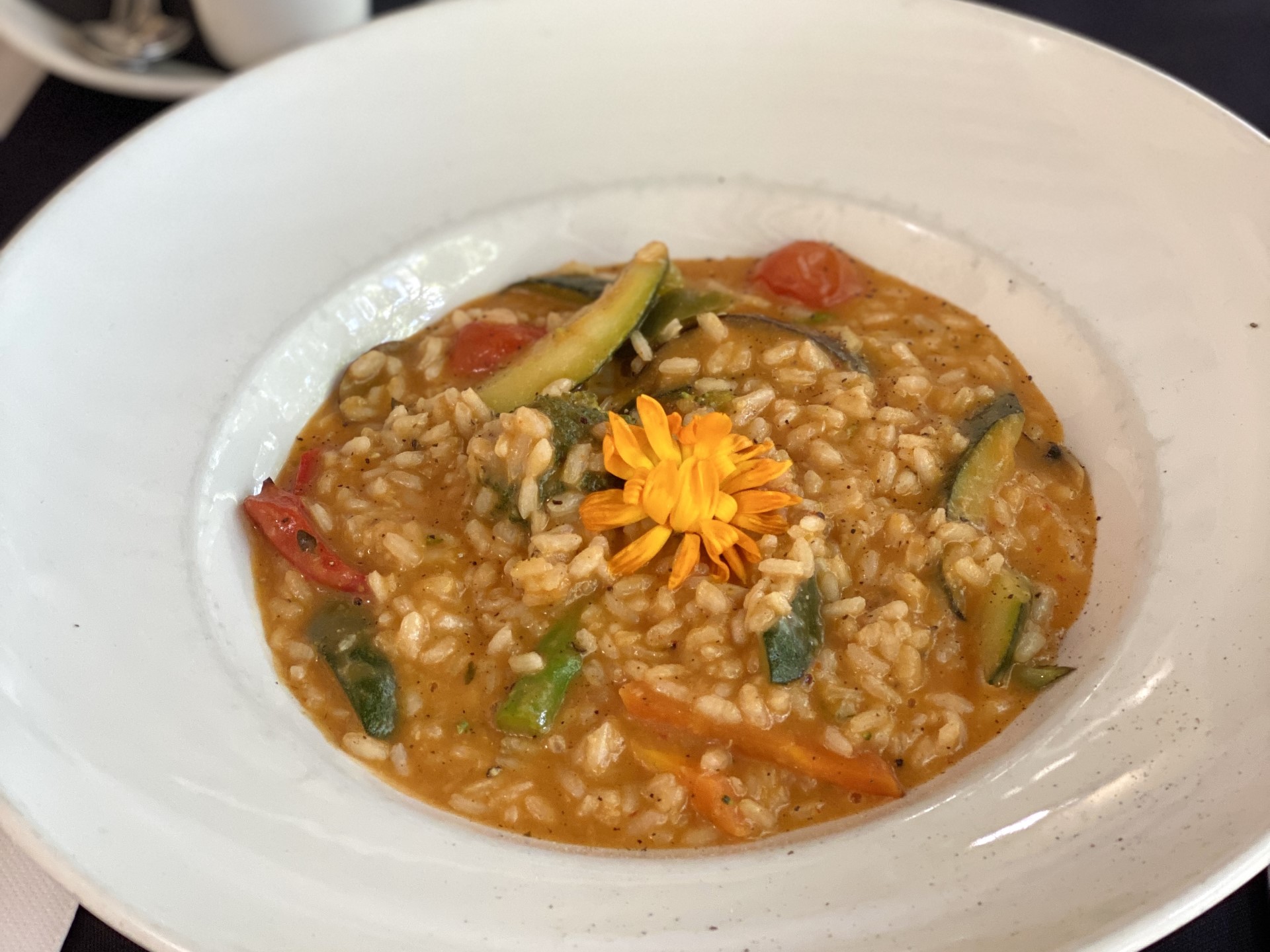 Vegan risotto met heel veel groente